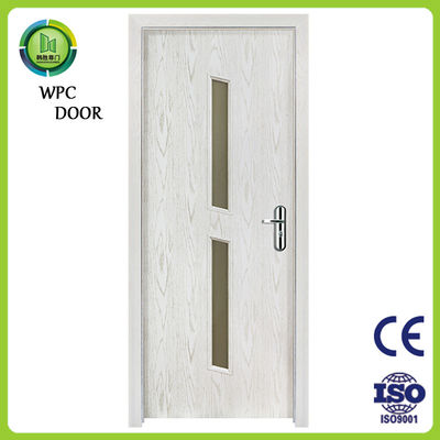 Un bon prix. Porte en verre WPC personnalisable avec options de largeur 600 mm, 700 mm, 800 mm et construction anti-termites en ligne