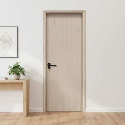 Un bon prix. Porte creuse WPC avec matériau anti-termites, excellente isolation thermique et conception insonorisée pour la confidentialité et les performances énergétiques en ligne