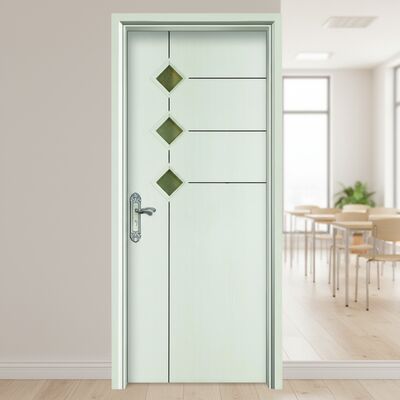 Un bon prix. Porte creuse en WPC écologique conçue pour l'intérieur avec un matériau composite durable et une isolation thermique en ligne
